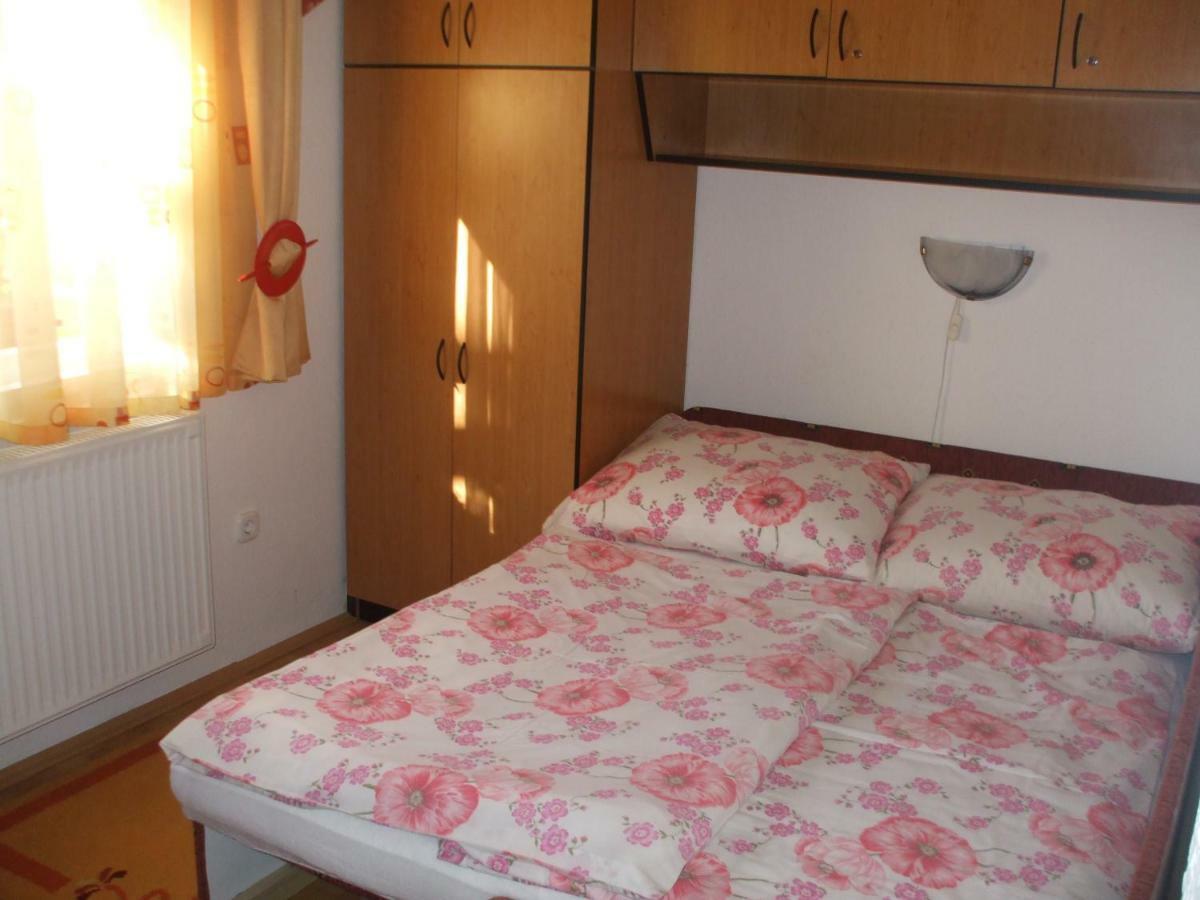 Magdi Apartman Balatonfured Luaran gambar