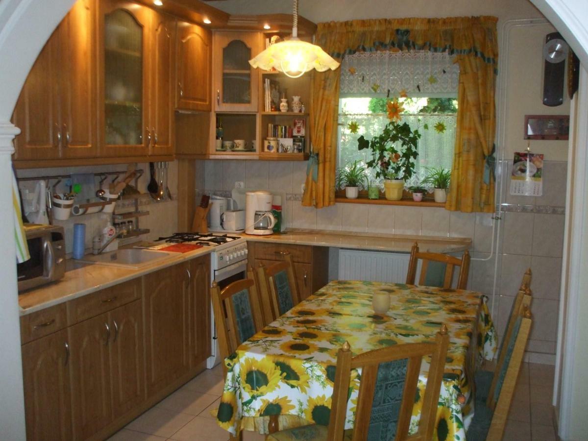 Magdi Apartman Balatonfured Luaran gambar
